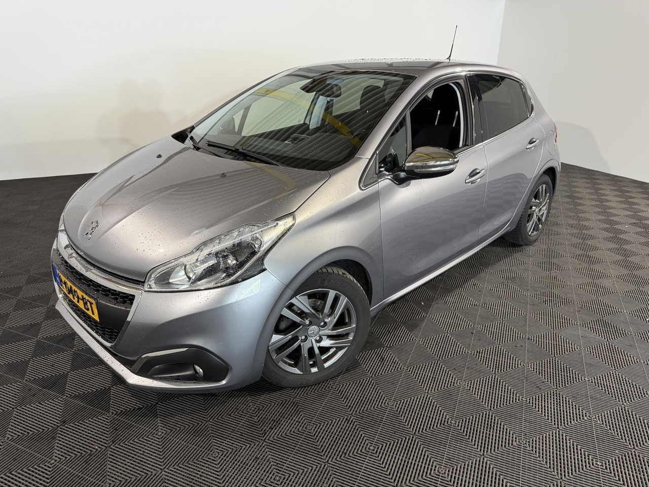 Peugeot | 208 | 1.5 BlueHDi Blue Lease Allure | 2019 | 183.354 km | R049BT | Geen oordeel - 掀背车:图1 Peugeot | 208 | 1.5 BlueHDi Blue Lease Allure | 2019 | 183.354 km | R049BT | Geen oordeel - 掀背车:图1