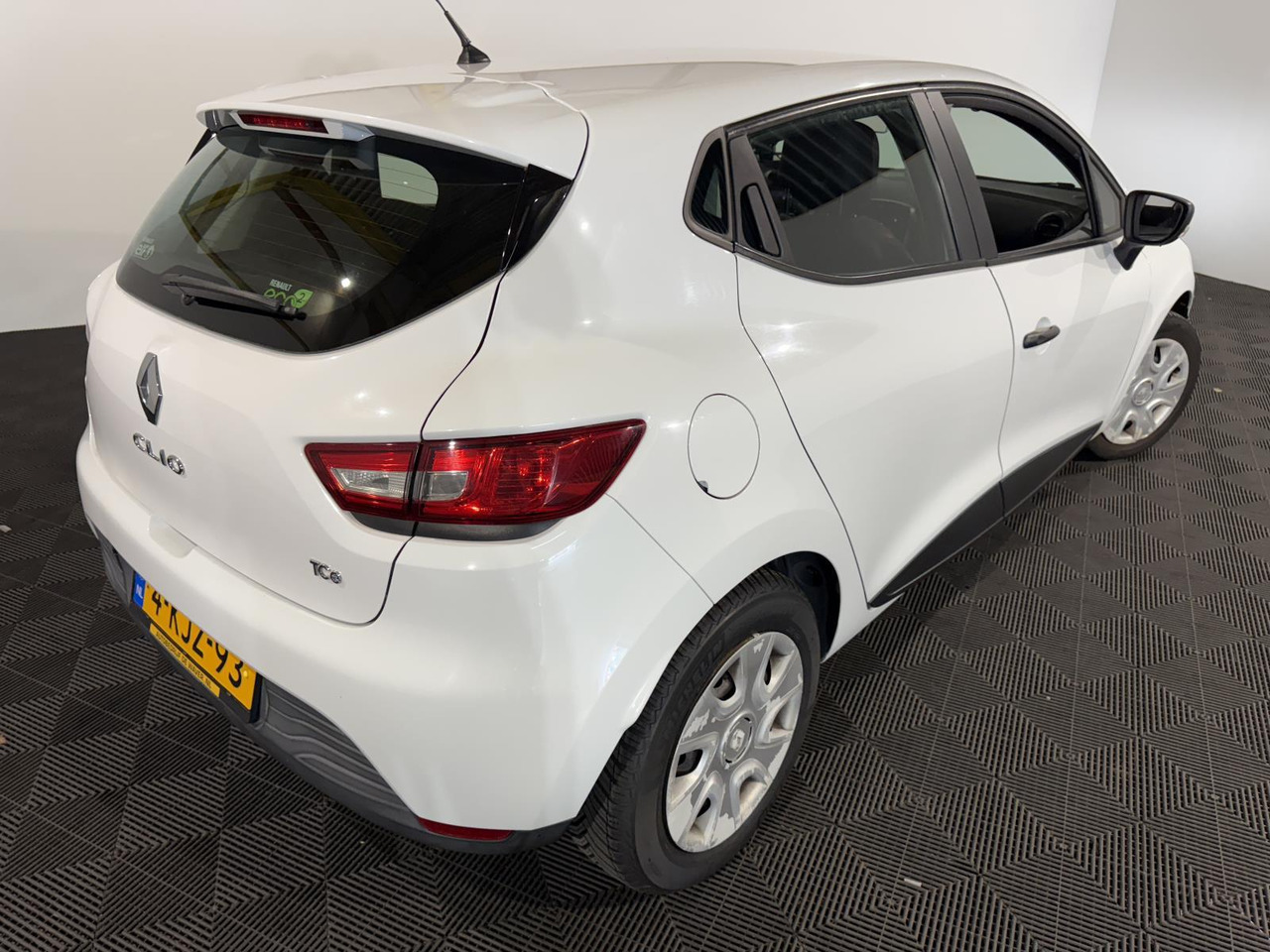 Renault | Clio | 0.9 TCe Authentique | 2013 | 160.970 km | 4KJZ93 | Logisch - 掀背车:图2 Renault | Clio | 0.9 TCe Authentique | 2013 | 160.970 km | 4KJZ93 | Logisch - 掀背车:图2
