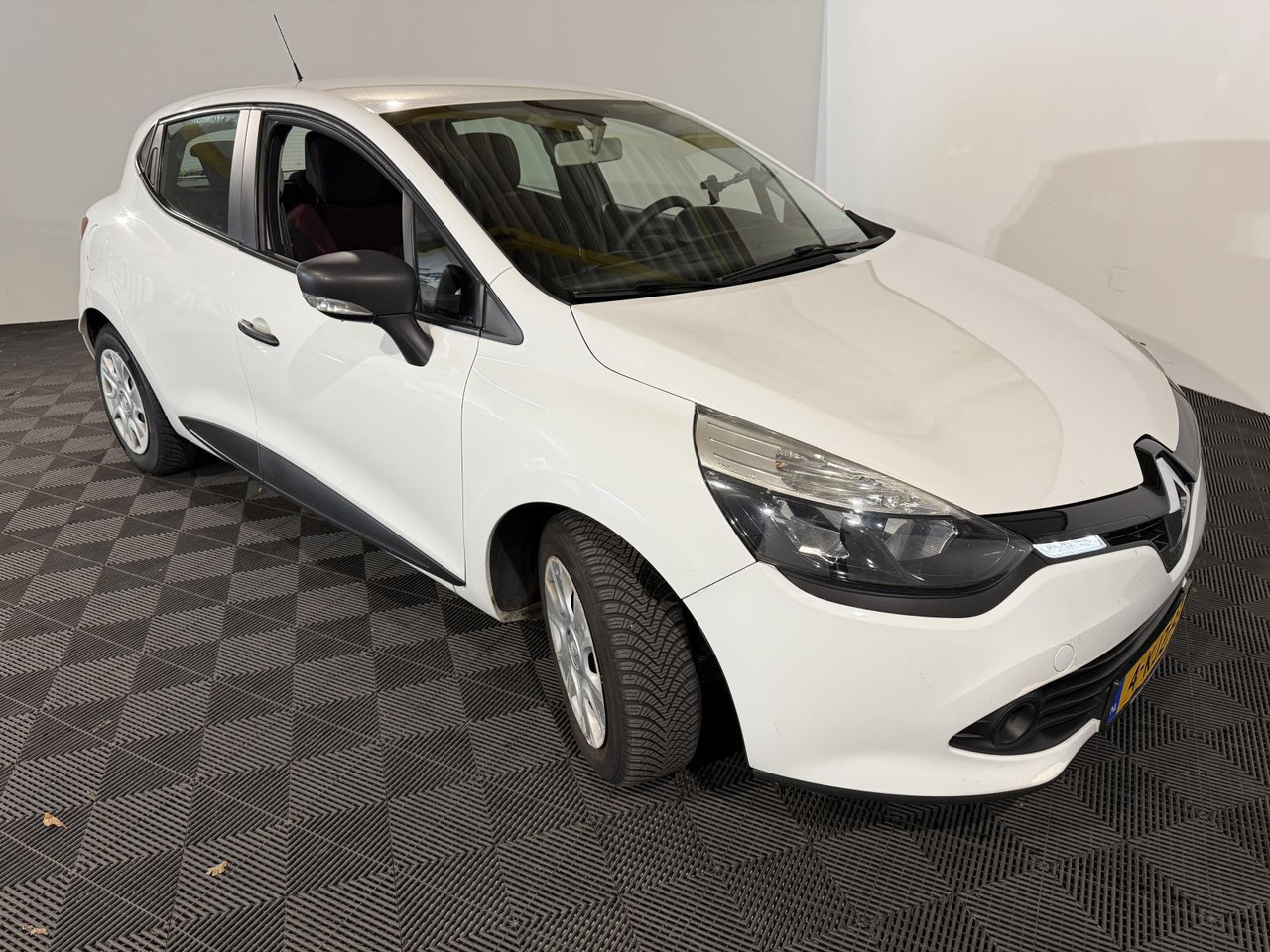 Renault | Clio | 0.9 TCe Authentique | 2013 | 160.970 km | 4KJZ93 | Logisch - 掀背车:图3 Renault | Clio | 0.9 TCe Authentique | 2013 | 160.970 km | 4KJZ93 | Logisch - 掀背车:图3