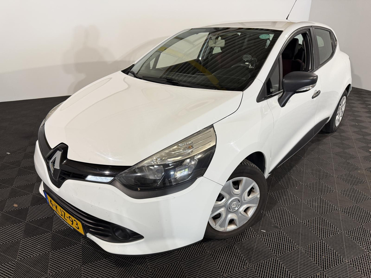 Renault | Clio | 0.9 TCe Authentique | 2013 | 160.970 km | 4KJZ93 | Logisch - 掀背车:图1 Renault | Clio | 0.9 TCe Authentique | 2013 | 160.970 km | 4KJZ93 | Logisch - 掀背车:图1