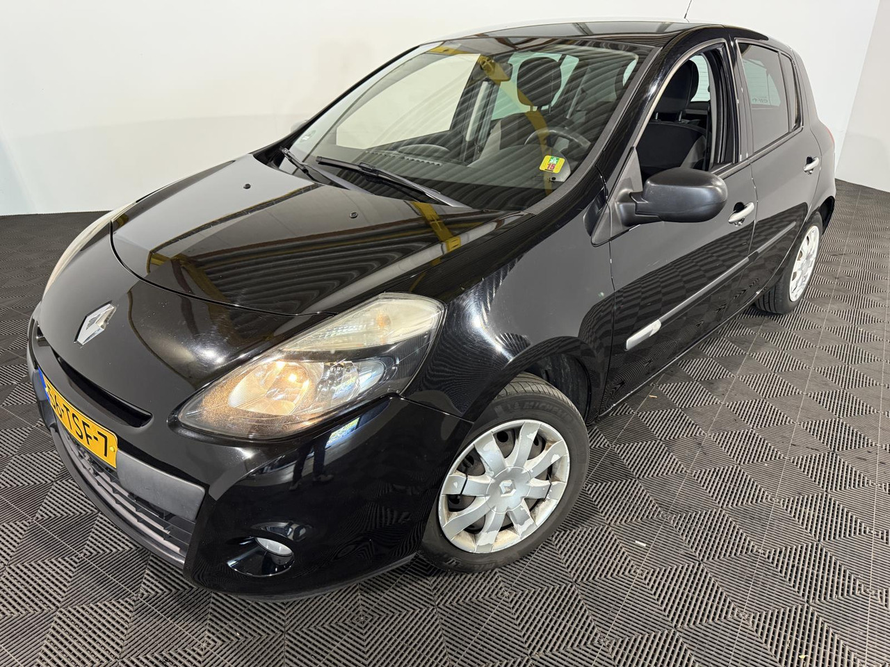 Renault | Clio | 1.2 Authentique | 2012 | 216.427 km | 56TSF7 | Logisch - 掀背车:图1 Renault | Clio | 1.2 Authentique | 2012 | 216.427 km | 56TSF7 | Logisch - 掀背车:图1