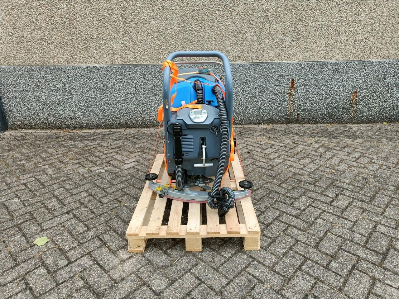 Schrob/ Veegmachine Nieuw - 清洁机械:图4 Schrob/ Veegmachine Nieuw - 清洁机械:图4