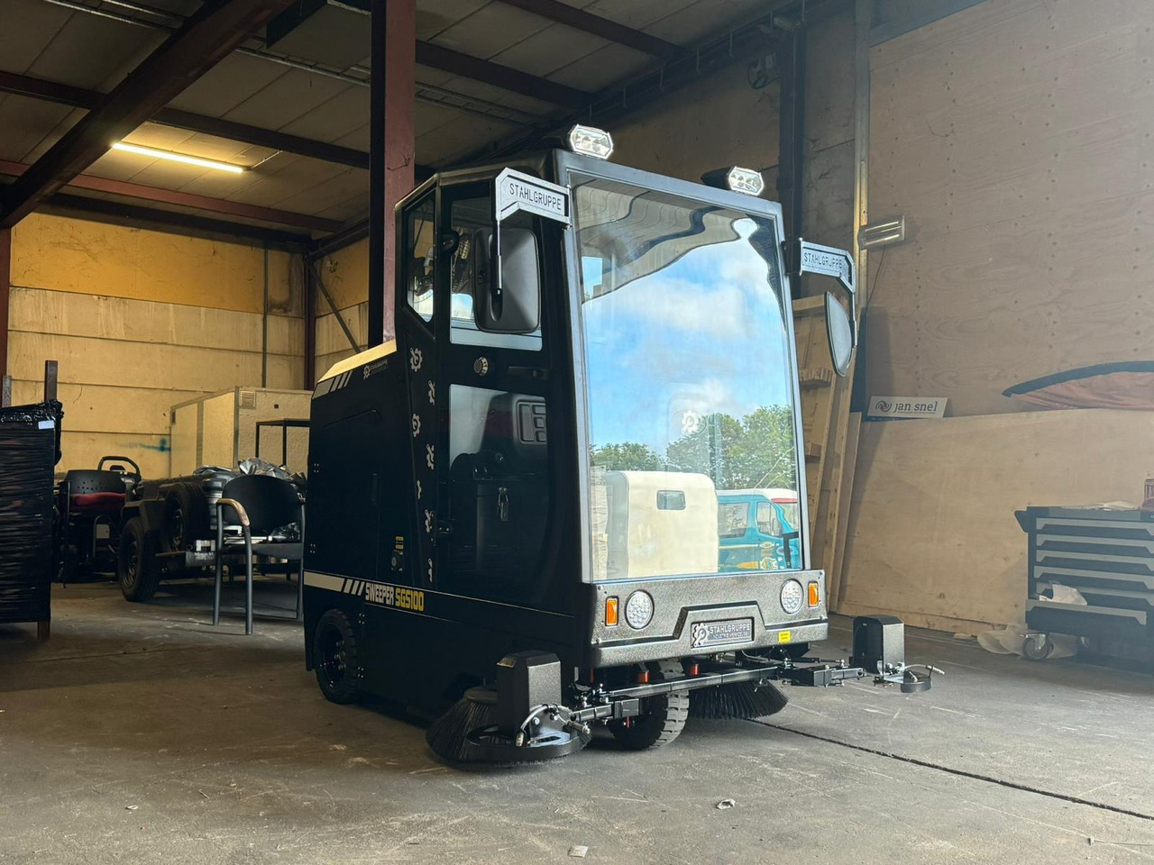 Veegmachine Stahlgruppe SGS100 - 车间设备:图1 Veegmachine Stahlgruppe SGS100 - 车间设备:图1