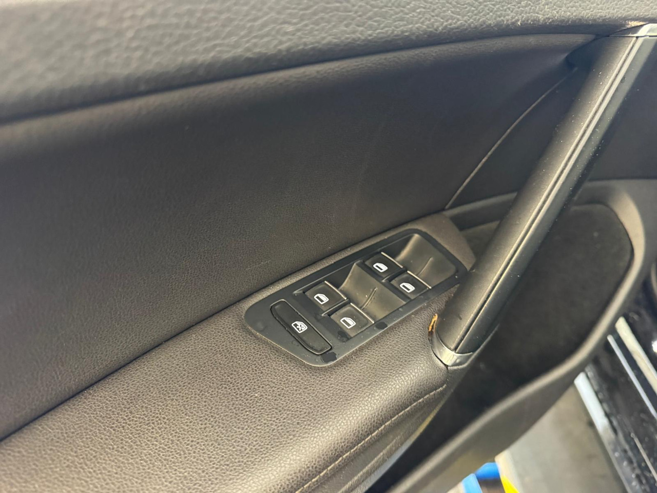 汽车 Volkswagen Golf Variant 1.4 TSI Business Edition 3-ZBL-12 202.678 km：图17