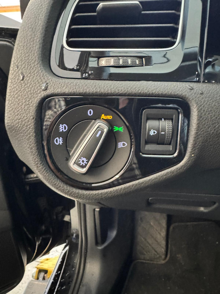 汽车 Volkswagen Golf Variant 1.4 TSI Business Edition 3-ZBL-12 202.678 km：图20