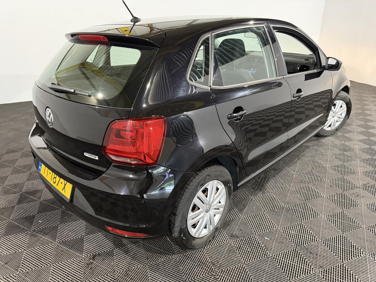 Volkswagen | Polo | 1.0 Comfortline Connected Series | 2017 | 178.442 km | TT187X | Geen oordeel - 掀背车:图2 Volkswagen | Polo | 1.0 Comfortline Connected Series | 2017 | 178.442 km | TT187X | Geen oordeel - 掀背车:图2