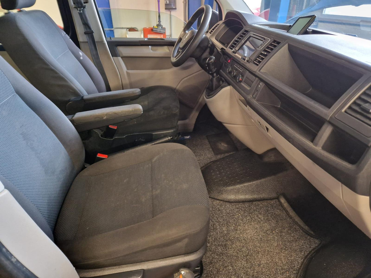 Volkswagen | Transporter | 2.0 TDI L1H1 DC Highline | 2018 | 251.292 km | V731RR | Logisch - 其他机械:图2 Volkswagen | Transporter | 2.0 TDI L1H1 DC Highline | 2018 | 251.292 km | V731RR | Logisch - 其他机械:图2