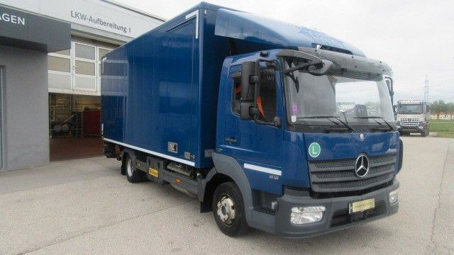 Mercedes-Benz 818L Koffer LBW, 1,5 to, Seitentüre - 厢式卡车:图3 Mercedes-Benz 818L Koffer LBW, 1,5 to, Seitentüre - 厢式卡车:图3