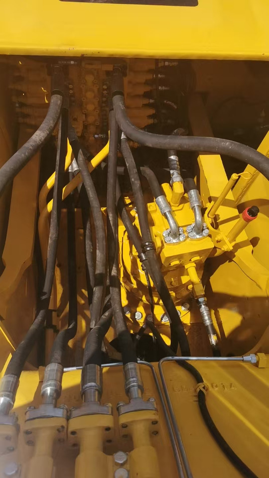 KOMATSU PC220-8N1 - 履带式挖掘机:图5 KOMATSU PC220-8N1 - 履带式挖掘机:图5