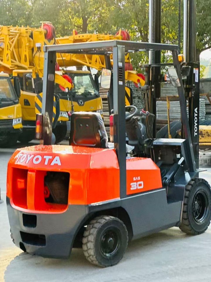 TOYOTA 30 - 柴油叉车:图3 TOYOTA 30 - 柴油叉车:图3