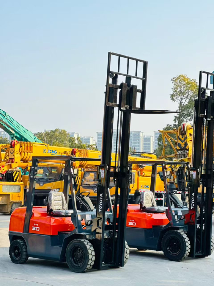 TOYOTA 30 - 柴油叉车:图4 TOYOTA 30 - 柴油叉车:图4