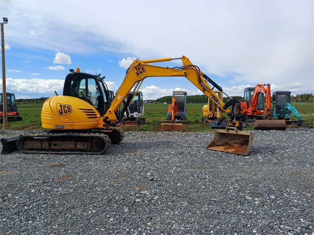 小型挖掘机 JCB 8080 Engconin pyörittäjällä：图6
