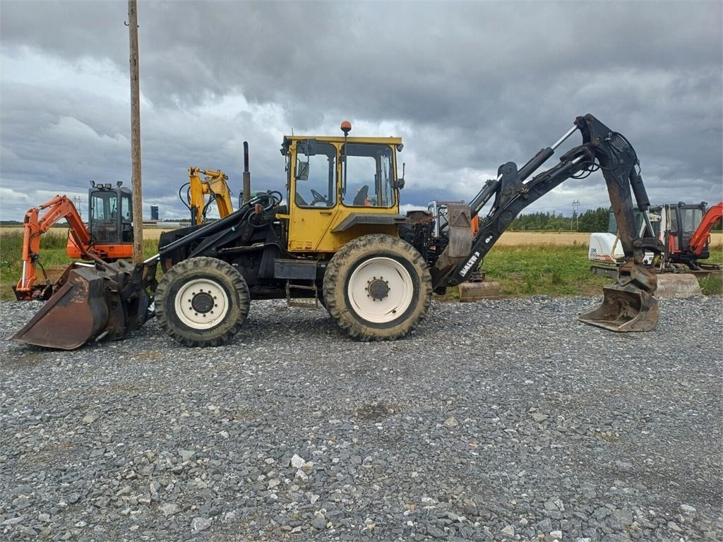Valmet Valtra 8000 kallistuva luiskakauha - 反铲装载机:图2 Valmet Valtra 8000 kallistuva luiskakauha - 反铲装载机:图2