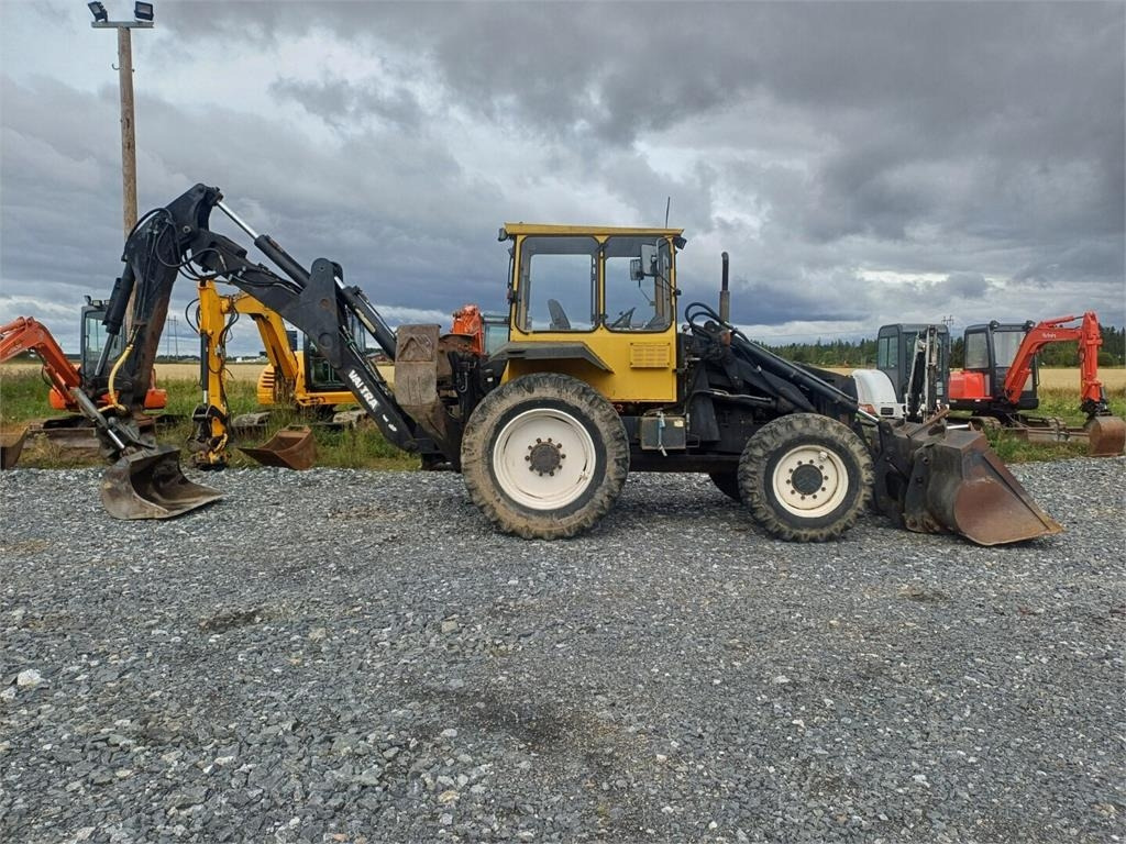 Valmet Valtra 8000 kallistuva luiskakauha - 反铲装载机:图5 Valmet Valtra 8000 kallistuva luiskakauha - 反铲装载机:图5