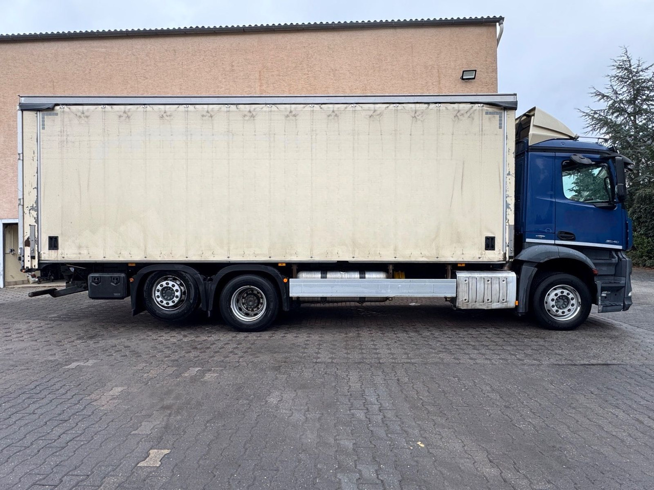 Mercedes-Benz 2548/Lenk-Lift/Retarder/Top-Zustand - 侧帘卡车:图3 Mercedes-Benz 2548/Lenk-Lift/Retarder/Top-Zustand - 侧帘卡车:图3