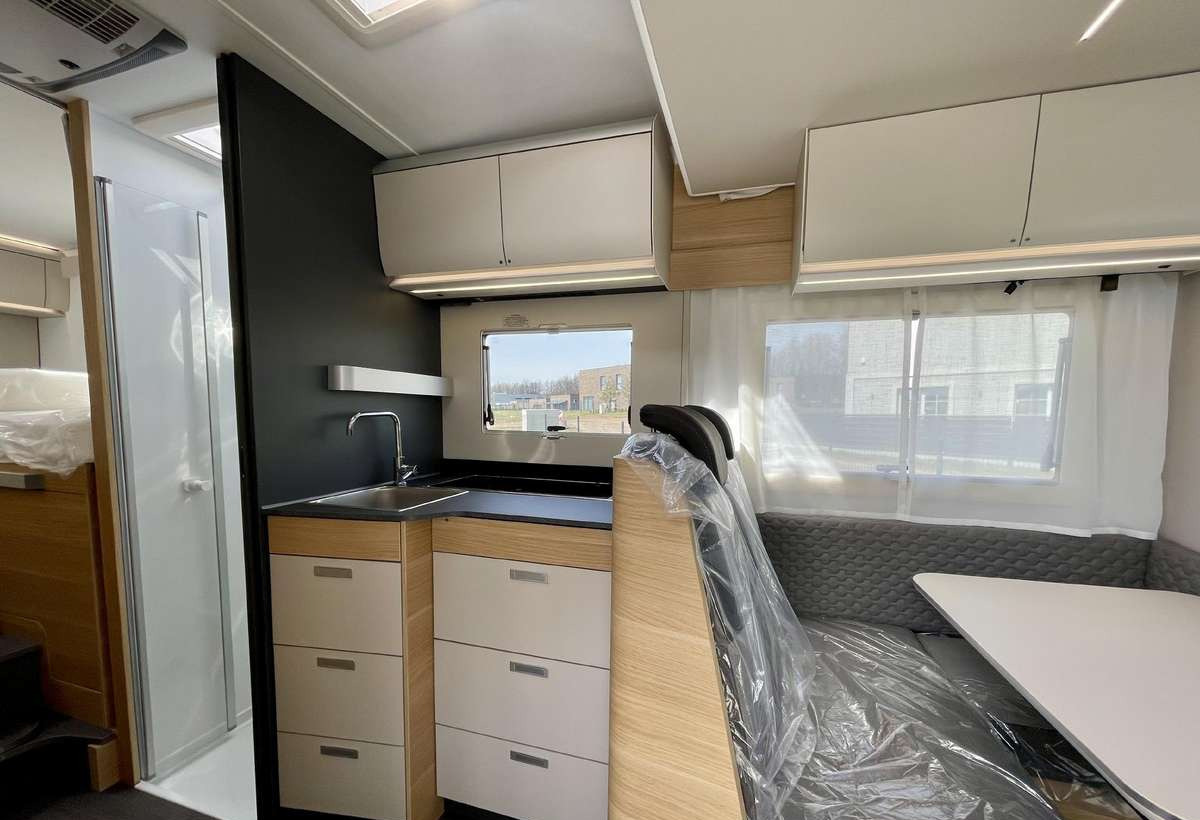 ADRIA Matrix Axess 650 SL - 半集成房车:图4 ADRIA Matrix Axess 650 SL - 半集成房车:图4