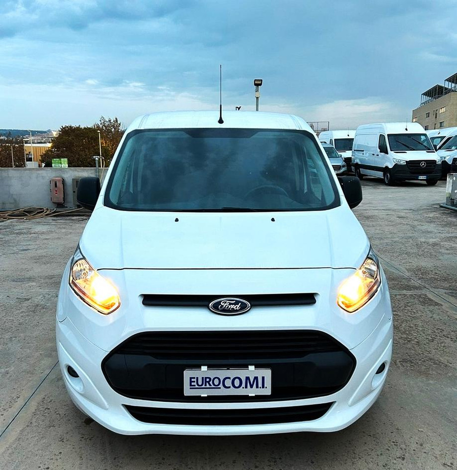 Ford Connect 1.6 TDCi 90 cv - 无侧窗厢式货车:图2 Ford Connect 1.6 TDCi 90 cv - 无侧窗厢式货车:图2