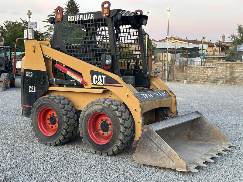 Caterpillar 226BHF - 紧凑型轨道装载机:图1 Caterpillar 226BHF - 紧凑型轨道装载机:图1