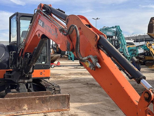 Hitachi ZX65USB - 小型挖掘机:图5 Hitachi ZX65USB - 小型挖掘机:图5