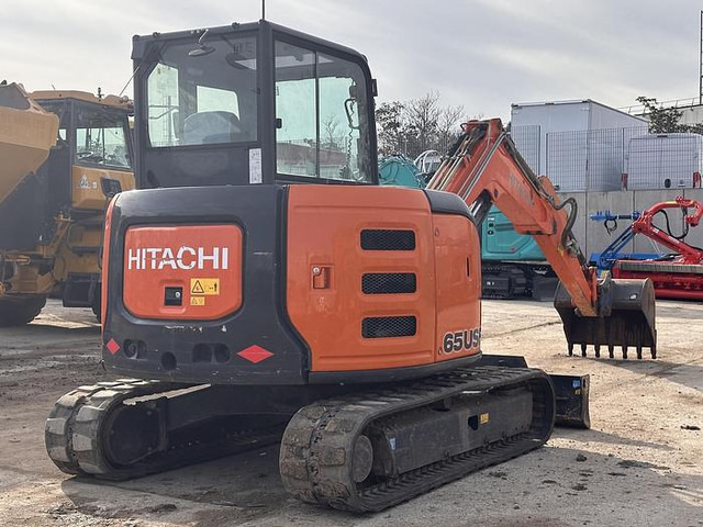 Hitachi ZX65USB - 小型挖掘机:图4 Hitachi ZX65USB - 小型挖掘机:图4