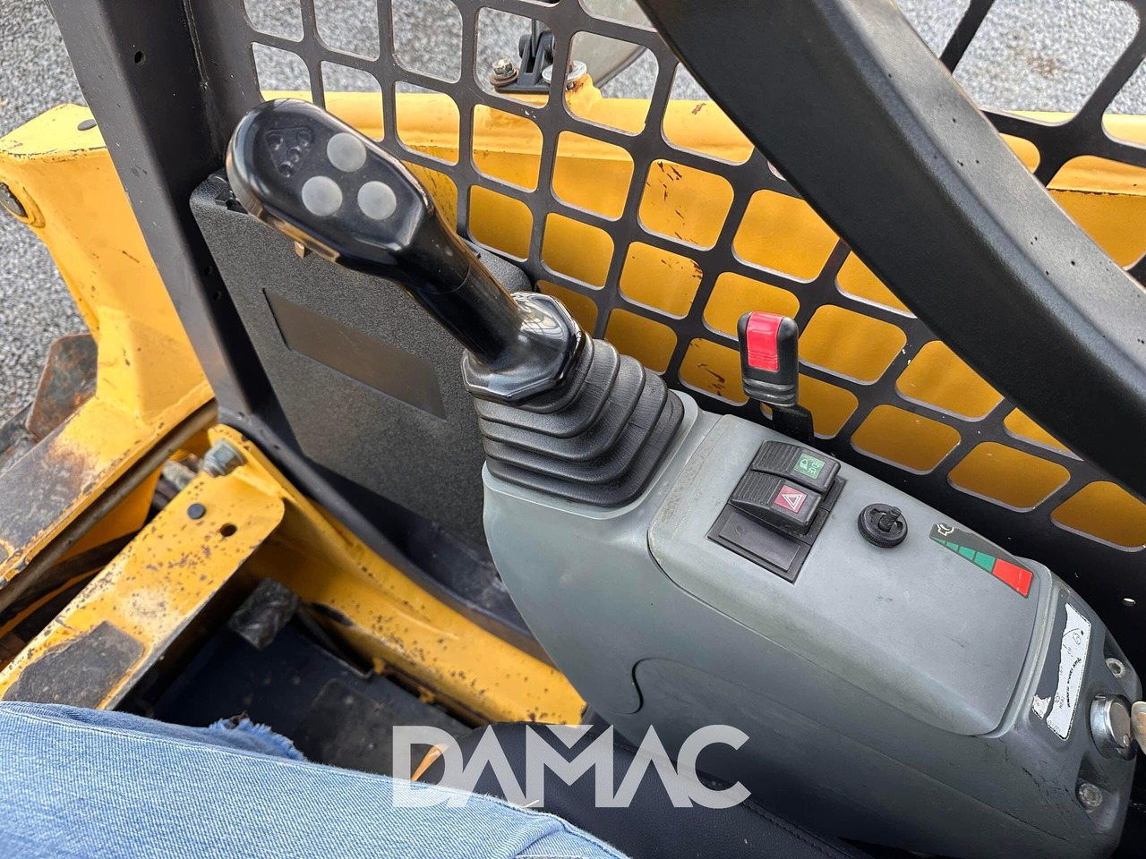 滑移装载机 KOMATSU CK20：图14