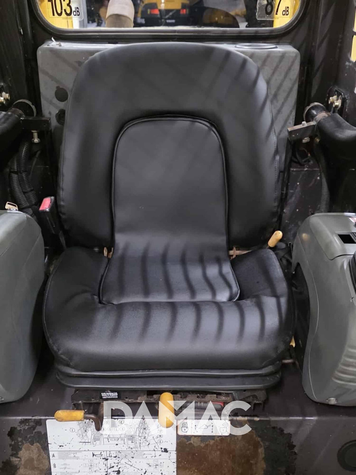 滑移装载机 KOMATSU CK20:图7 滑移装载机 KOMATSU CK20:图7