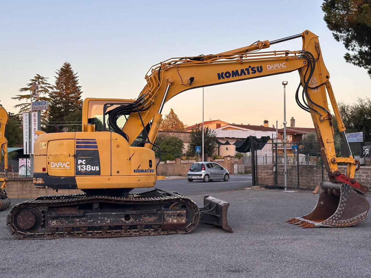 KOMATSU PC138US-8 - 履带式挖掘机:图2 KOMATSU PC138US-8 - 履带式挖掘机:图2