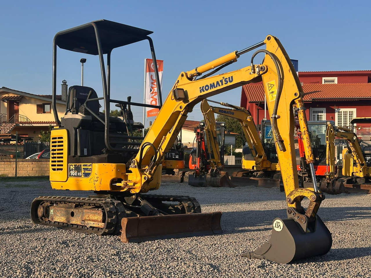 KOMATSU PC16R-3HS - 小型挖掘机:图1 KOMATSU PC16R-3HS - 小型挖掘机:图1