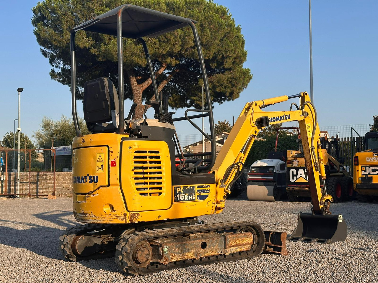 KOMATSU PC16R-3HS - 小型挖掘机:图3 KOMATSU PC16R-3HS - 小型挖掘机:图3