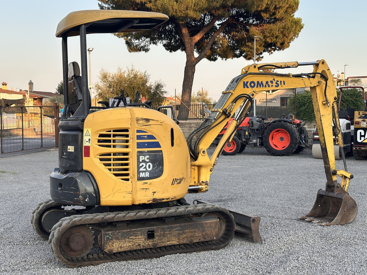 KOMATSU PC20MR-2 - 小型挖掘机:图3 KOMATSU PC20MR-2 - 小型挖掘机:图3