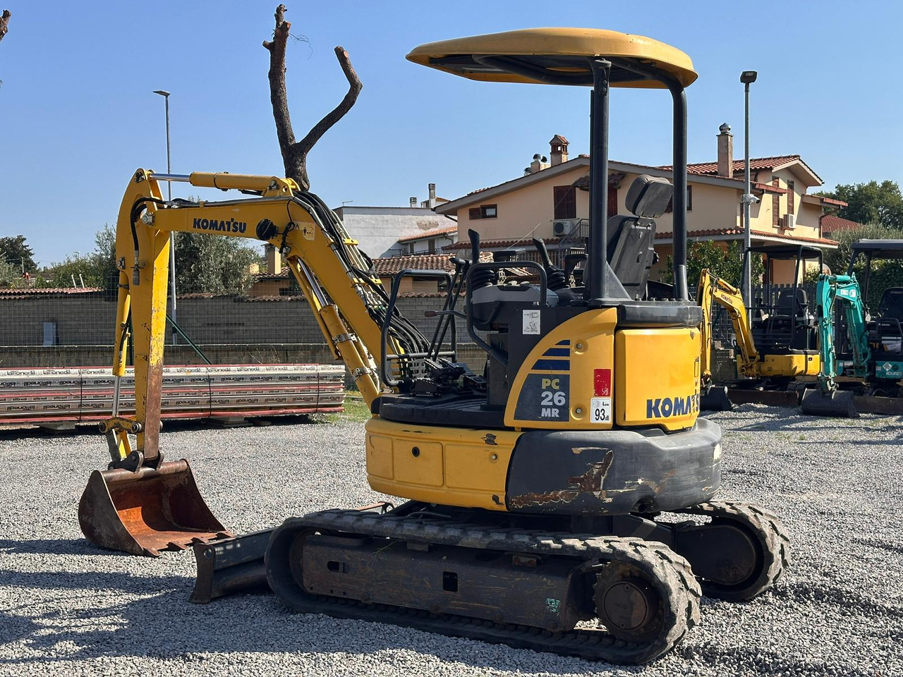 KOMATSU PC26MR-3 - 小型挖掘机:图4 KOMATSU PC26MR-3 - 小型挖掘机:图4