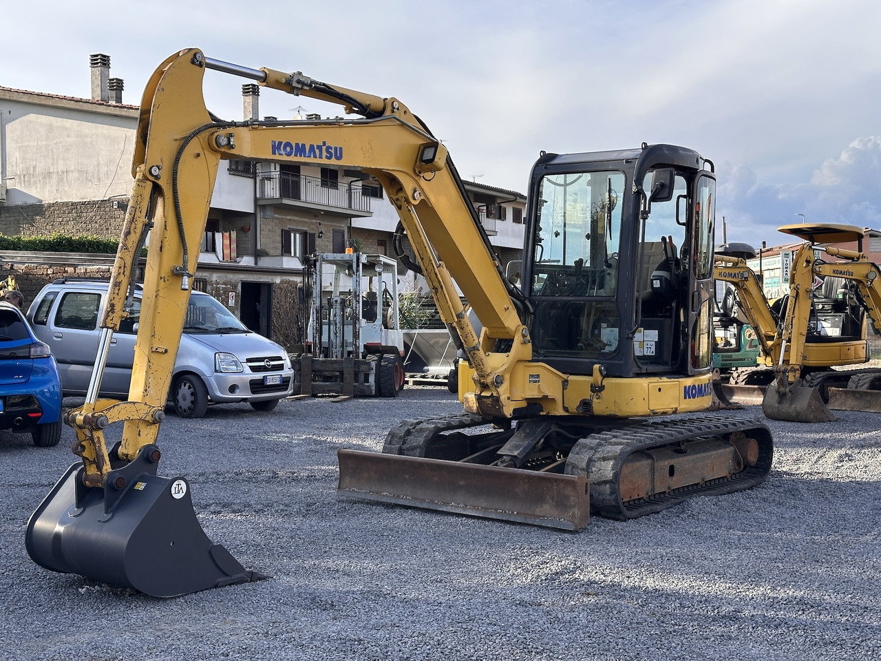 KOMATSU PC55MR-3 - 小型挖掘机:图2 KOMATSU PC55MR-3 - 小型挖掘机:图2
