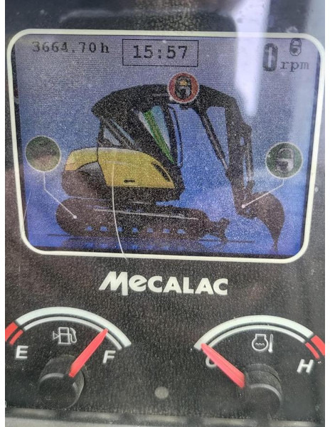 Mecalac 6MCR - 小型挖掘机:图4 Mecalac 6MCR - 小型挖掘机:图4