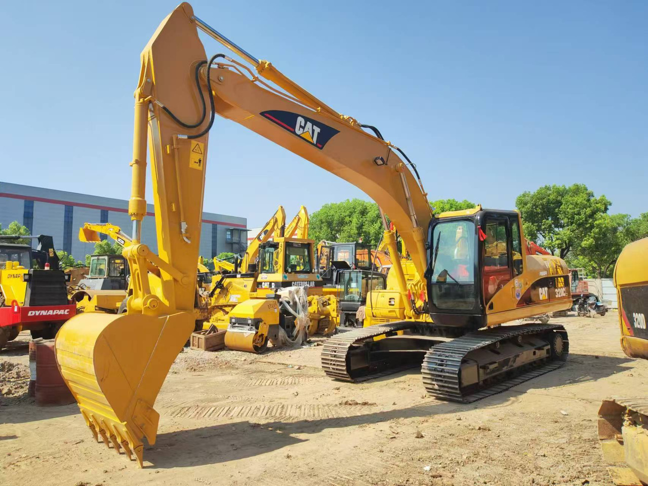 CATERPILLAR 320CL - 履带式挖掘机:图1 CATERPILLAR 320CL - 履带式挖掘机:图1