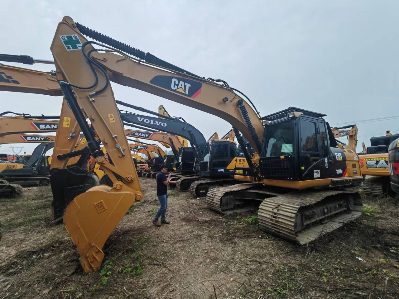CATERPILLAR 320D2 - 履带式挖掘机:图3 CATERPILLAR 320D2 - 履带式挖掘机:图3