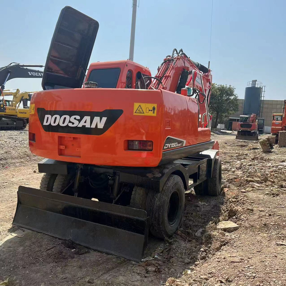DOOSAN DH150W-7 - 轮式挖掘机:图3 DOOSAN DH150W-7 - 轮式挖掘机:图3