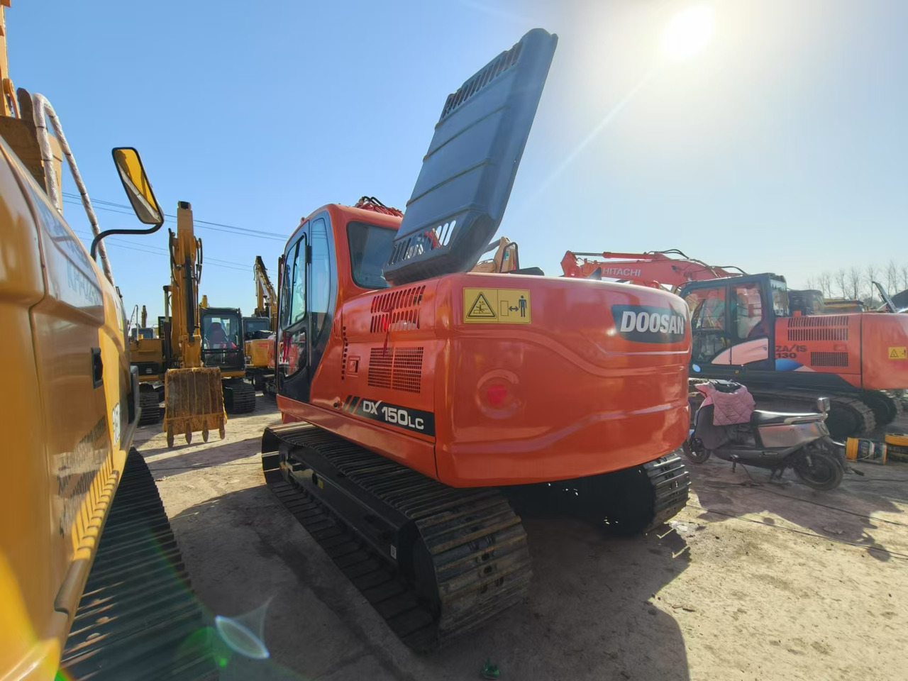 DOOSAN DX150 - 挖掘机:图5 DOOSAN DX150 - 挖掘机:图5