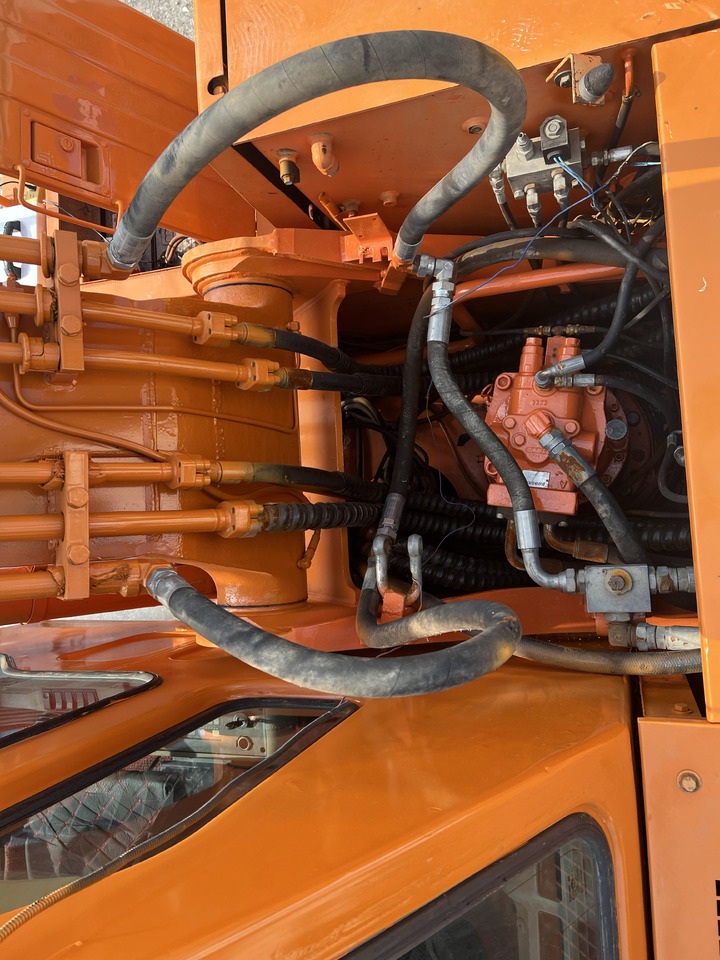 DOOSAN DX210 - 轮式挖掘机:图4 DOOSAN DX210 - 轮式挖掘机:图4