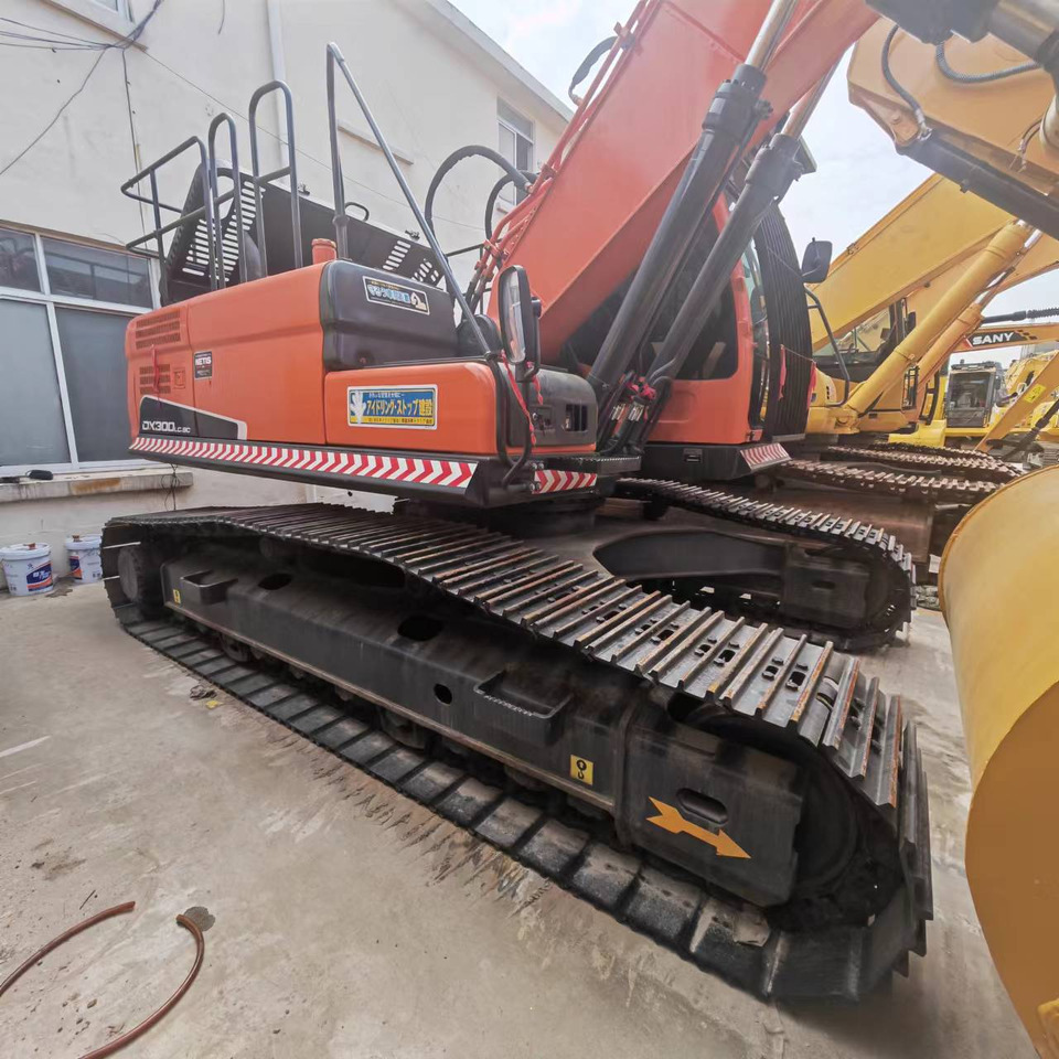 DOOSAN DX300 - 履带式挖掘机:图4 DOOSAN DX300 - 履带式挖掘机:图4