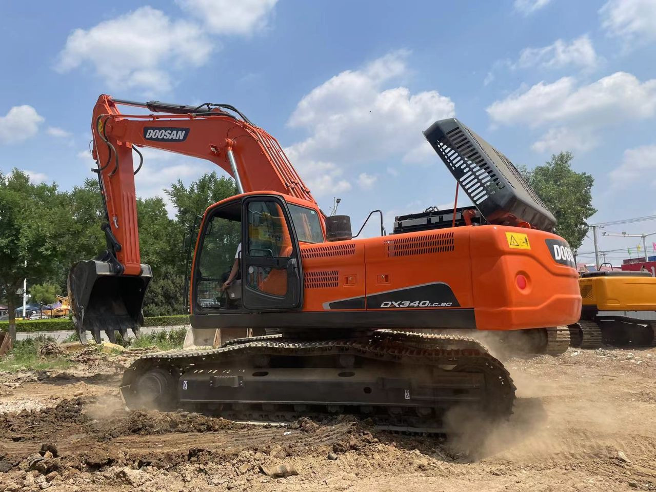 DOOSAN DX340 - 履带式挖掘机:图5 DOOSAN DX340 - 履带式挖掘机:图5