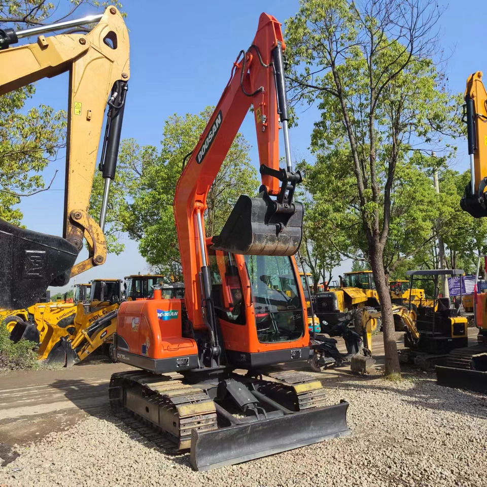 DOOSAN DX75 - 小型挖掘机:图5 DOOSAN DX75 - 小型挖掘机:图5