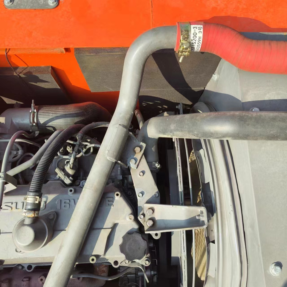 HITACHI ZX210 - 履带式挖掘机:图5 HITACHI ZX210 - 履带式挖掘机:图5