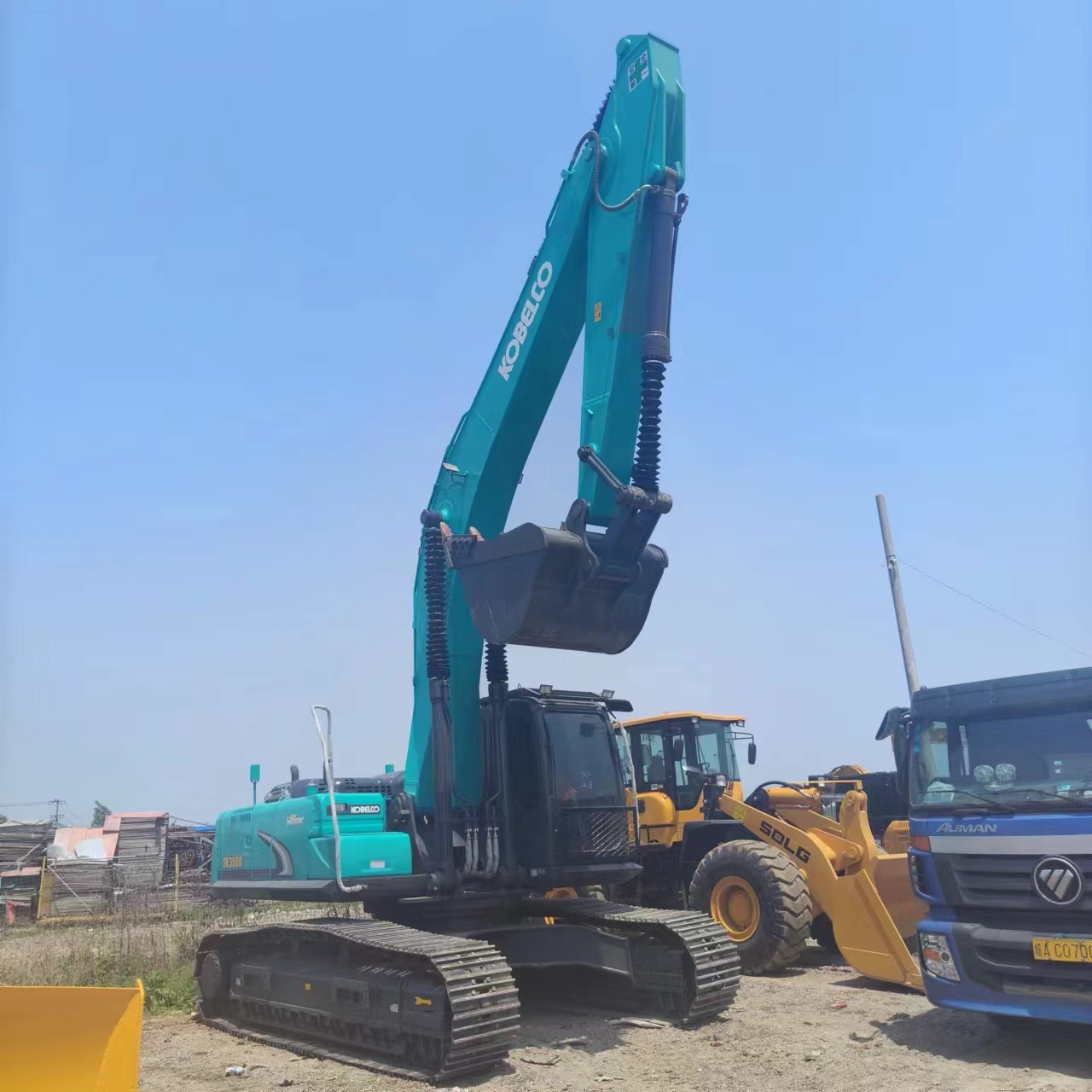 KOBELCO SK350 - 履带式挖掘机:图1 KOBELCO SK350 - 履带式挖掘机:图1