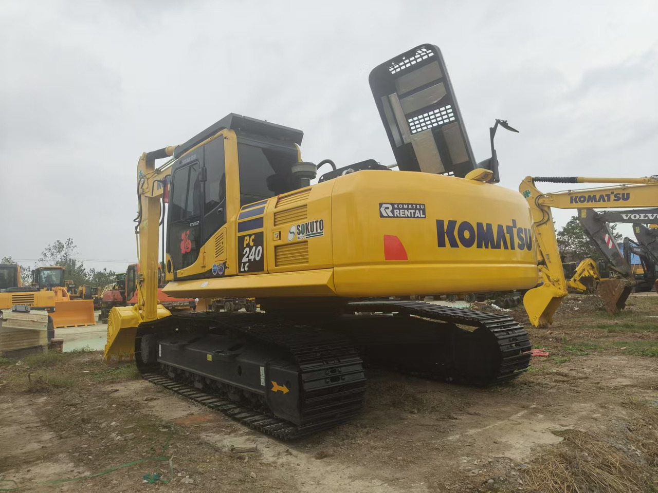 KOMATSU PC240LC-8 - 履带式挖掘机:图4 KOMATSU PC240LC-8 - 履带式挖掘机:图4