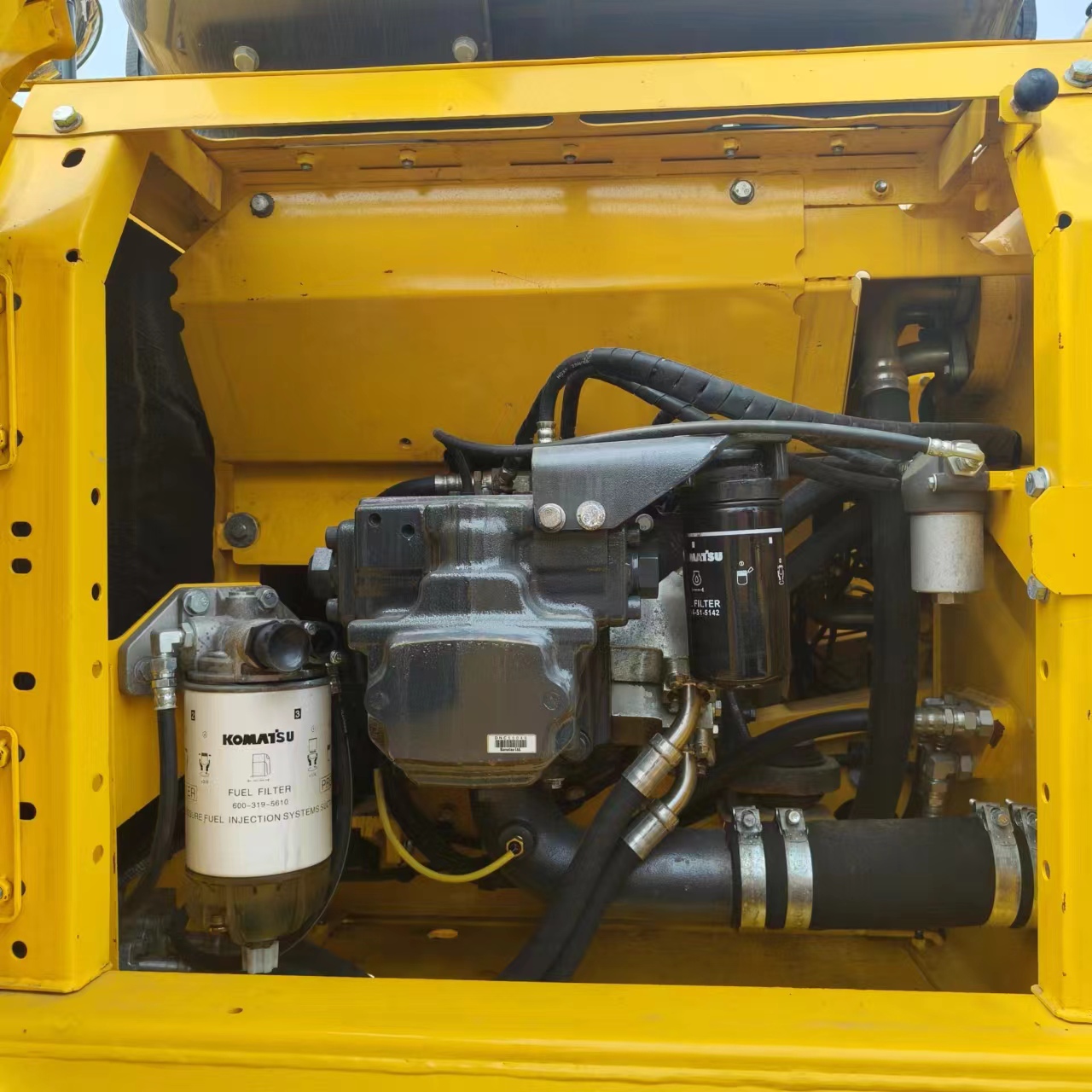 KOMATSU PC240 - 履带式挖掘机:图5 KOMATSU PC240 - 履带式挖掘机:图5
