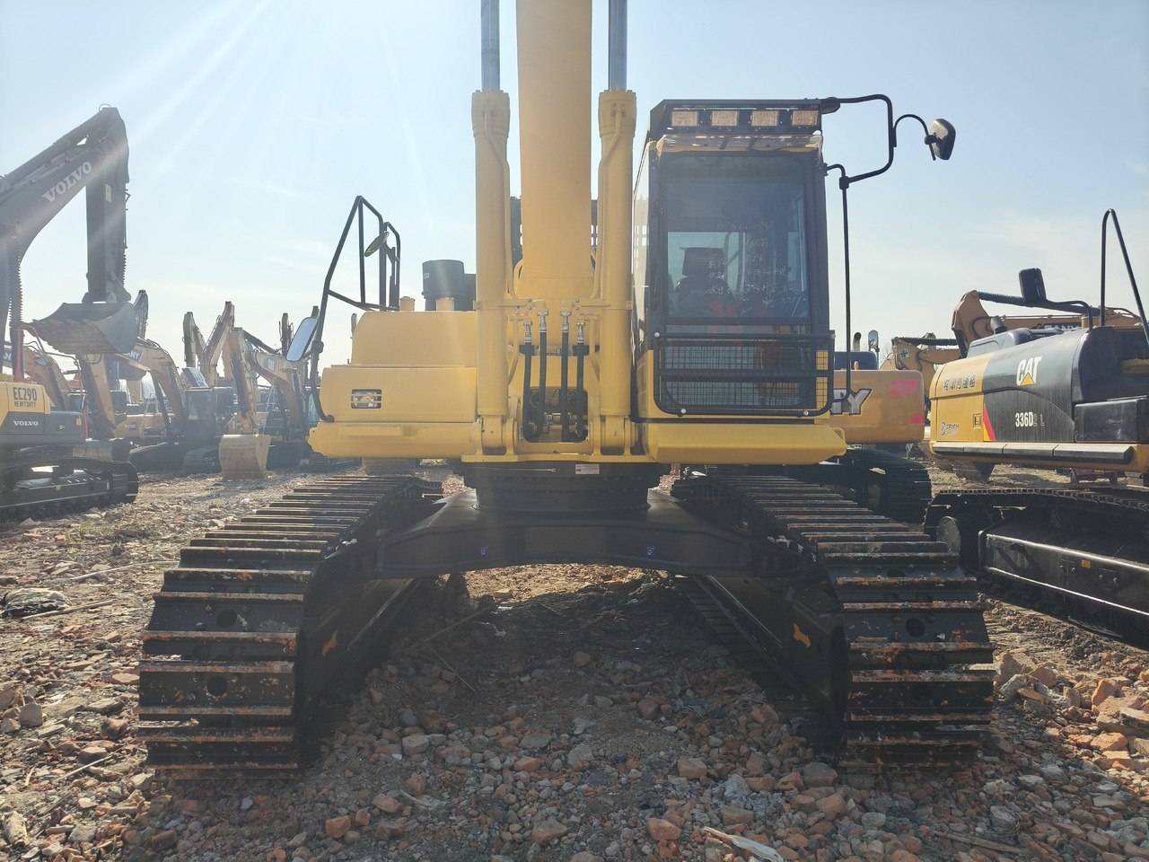 KOMATSU PC450 - 履带式挖掘机:图4 KOMATSU PC450 - 履带式挖掘机:图4