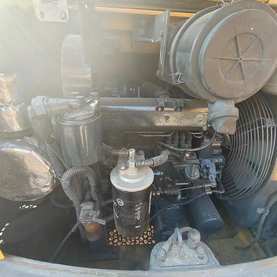 KOMATSU PC56 - 履带式挖掘机:图3 KOMATSU PC56 - 履带式挖掘机:图3