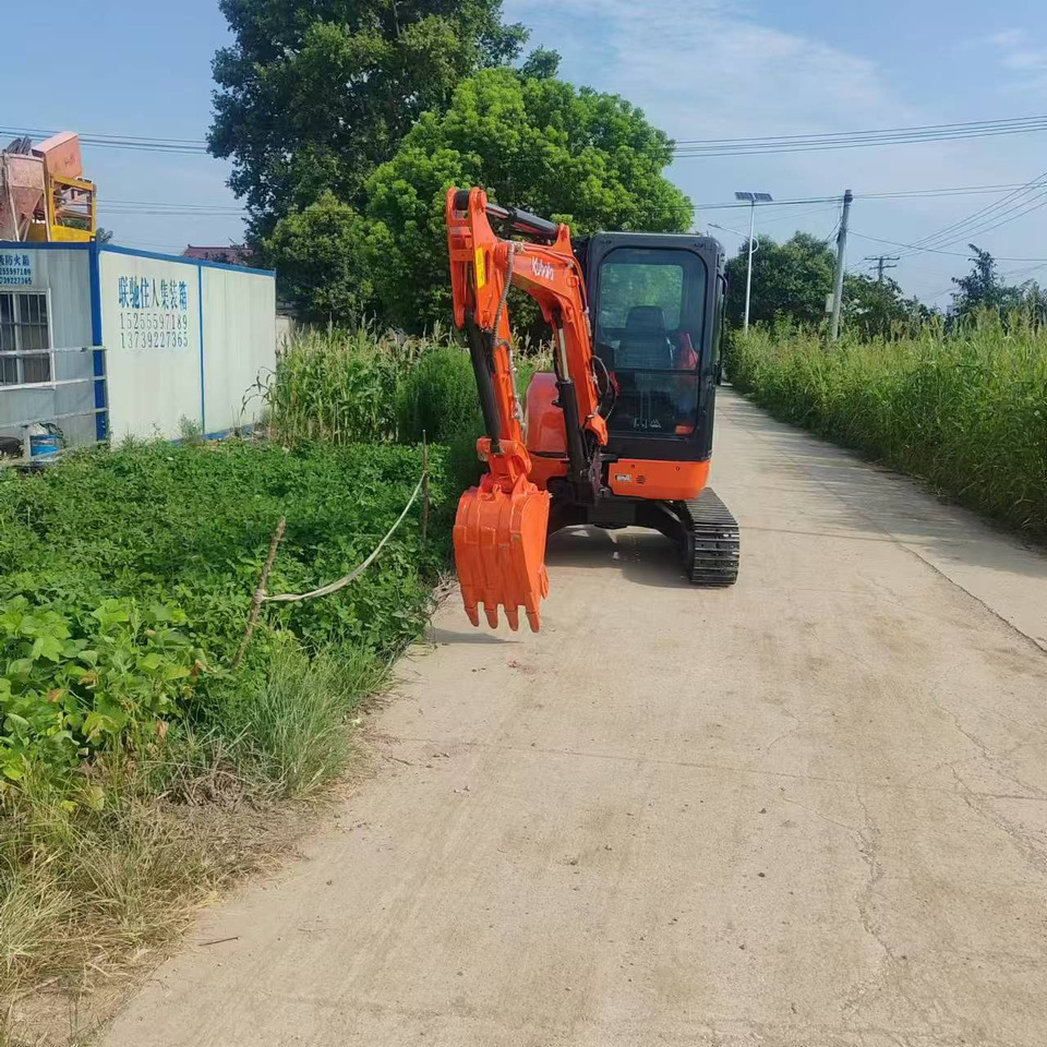 KUBOTA U35 - 小型挖掘机:图2 KUBOTA U35 - 小型挖掘机:图2