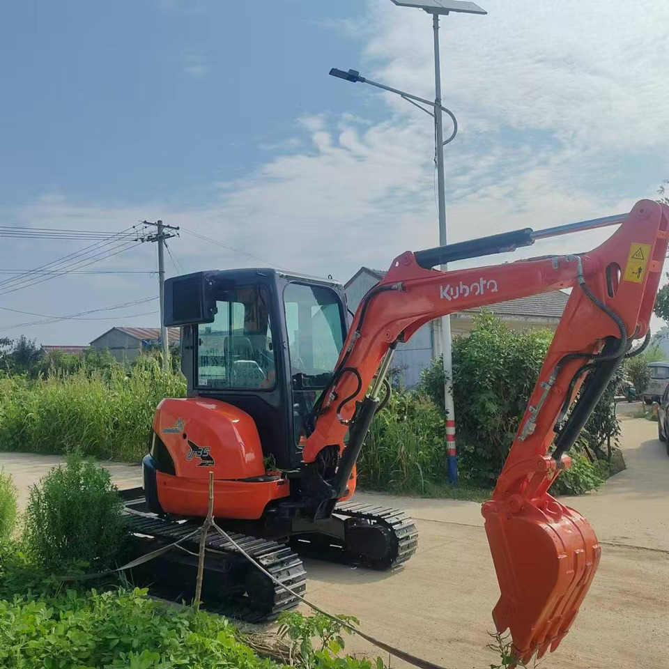 KUBOTA U35 - 小型挖掘机:图2 KUBOTA U35 - 小型挖掘机:图2