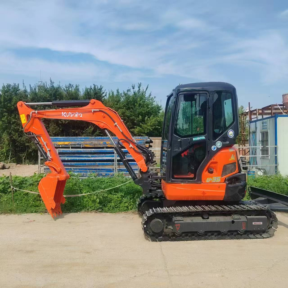 KUBOTA U35 - 小型挖掘机:图1 KUBOTA U35 - 小型挖掘机:图1